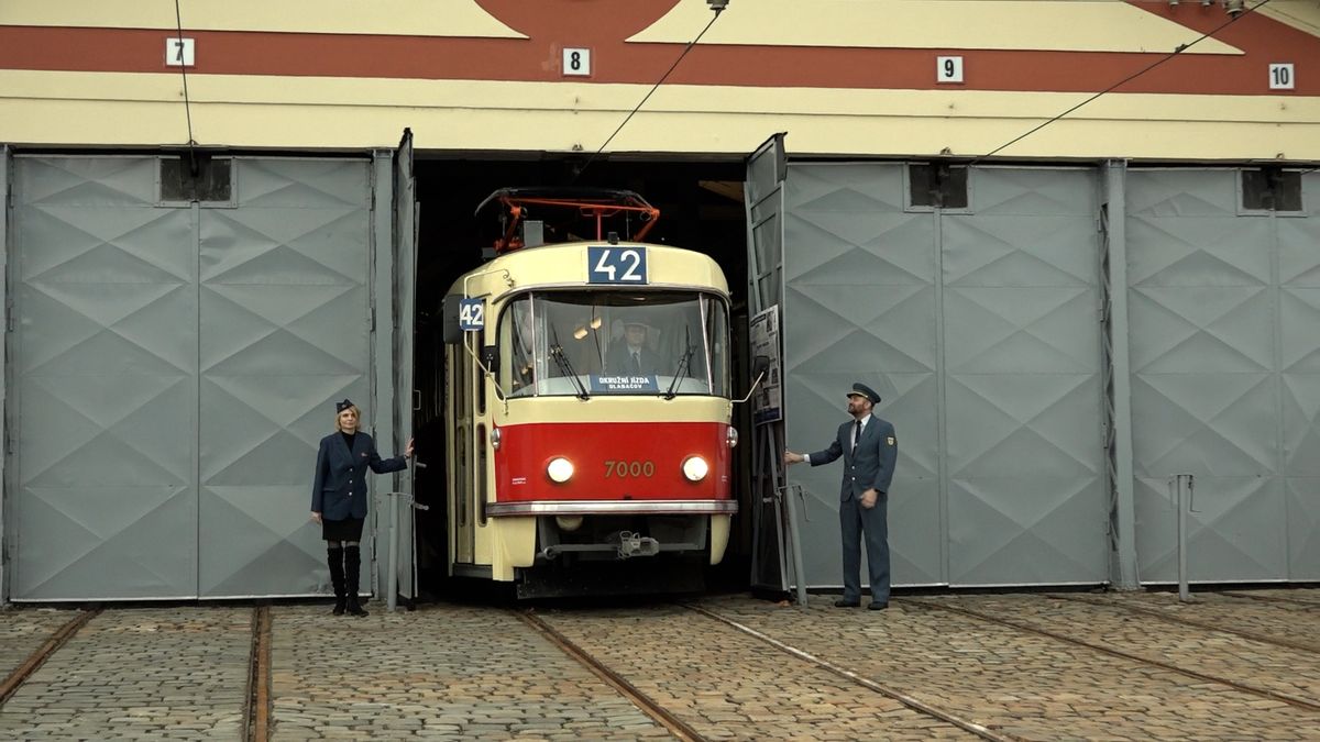 Praha má novou tramvaj. Vyrobili ji před 46 lety